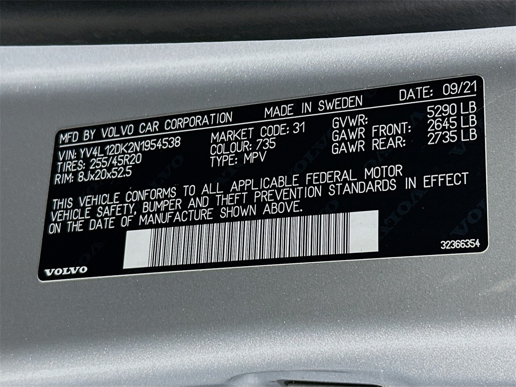 2022 VOLVO XC60 - Image 27