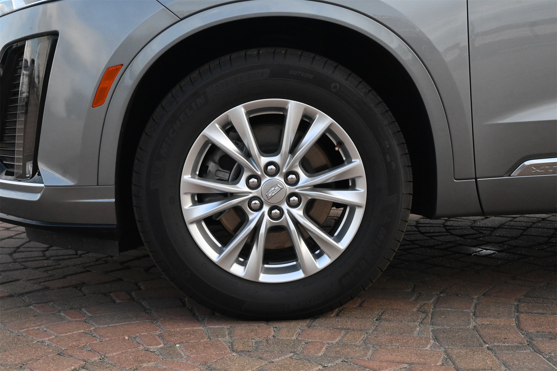 2025 Cadillac XT6 Luxury Silver at Classic Chevrolet Galveston