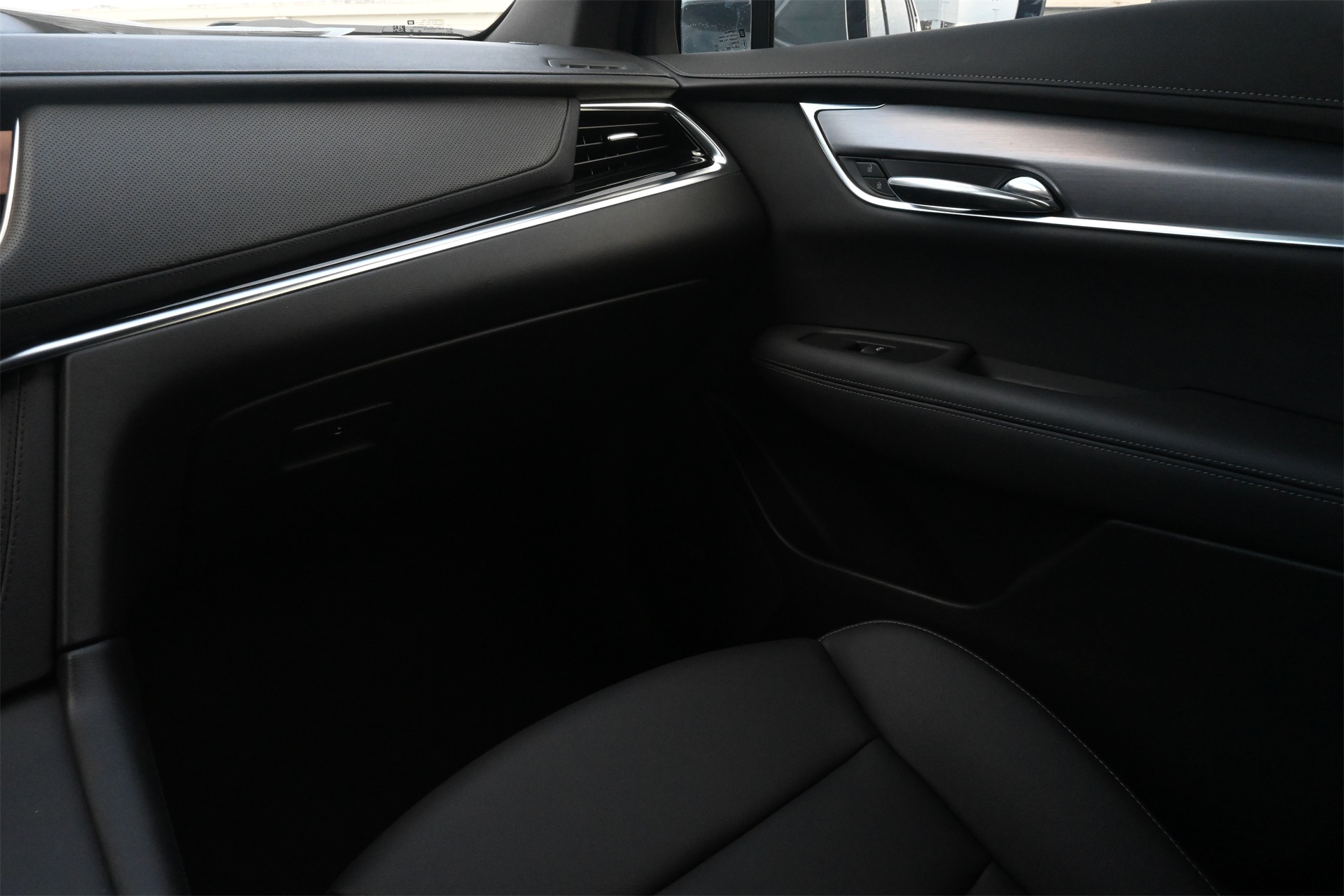 2025 Cadillac XT6 Luxury - 7