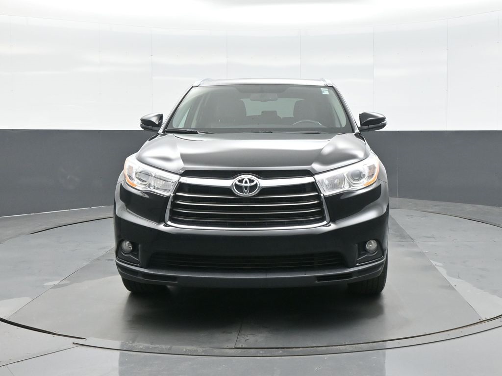 Used 2015 Toyota Highlander XLE V6 with VIN 5TDKKRFH4FS061619 for sale in Kansas City
