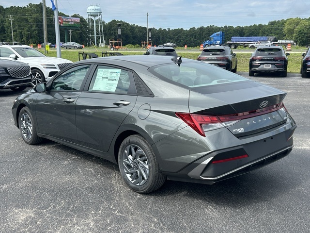 HyundaiElantra Hybrid3