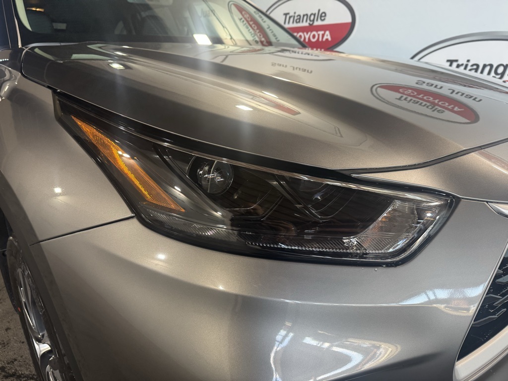 Thumbnail: 2026 Toyota Highlander - 11