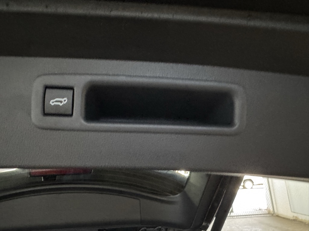 Thumbnail: 2026 Toyota Highlander - 27