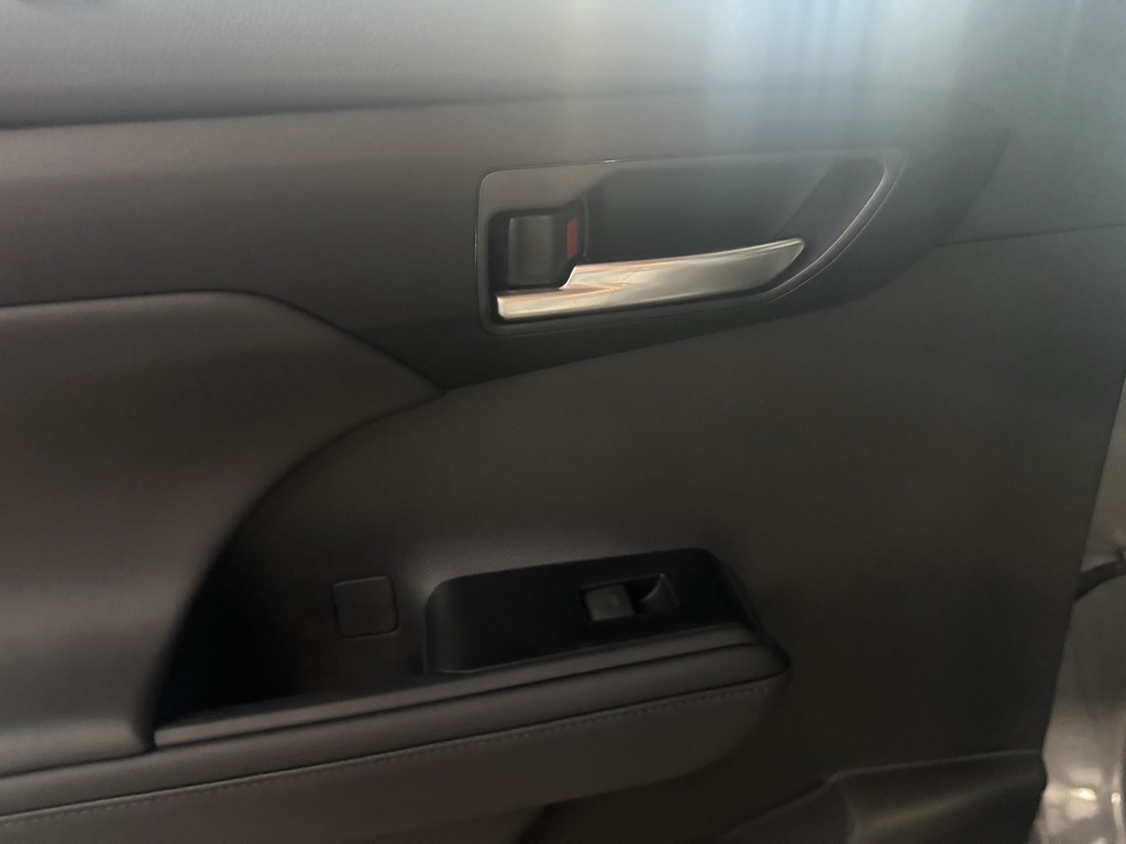 Thumbnail: 2026 Toyota Highlander - 29