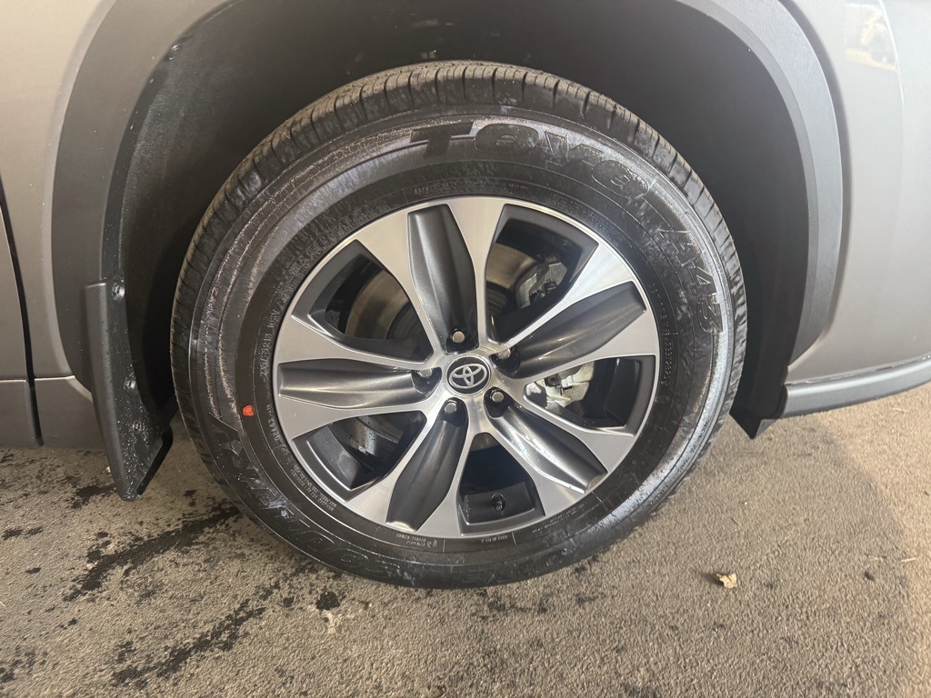 Thumbnail: 2026 Toyota Highlander - 7