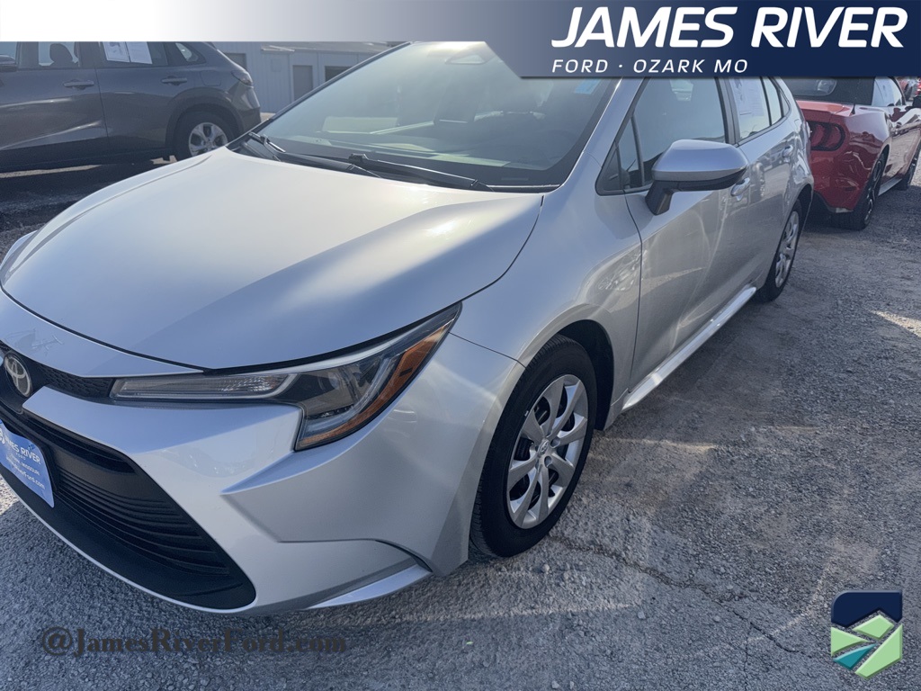 2025 Toyota Corolla LE FWD