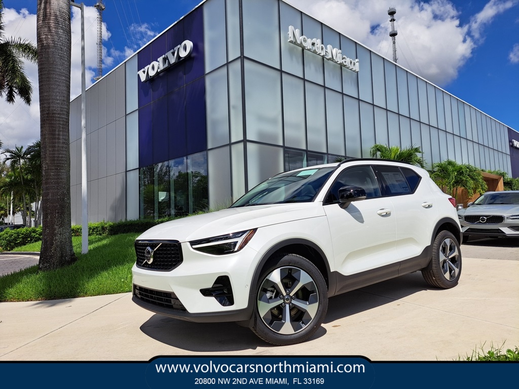 2026 Volvo XC40 Plus's photo