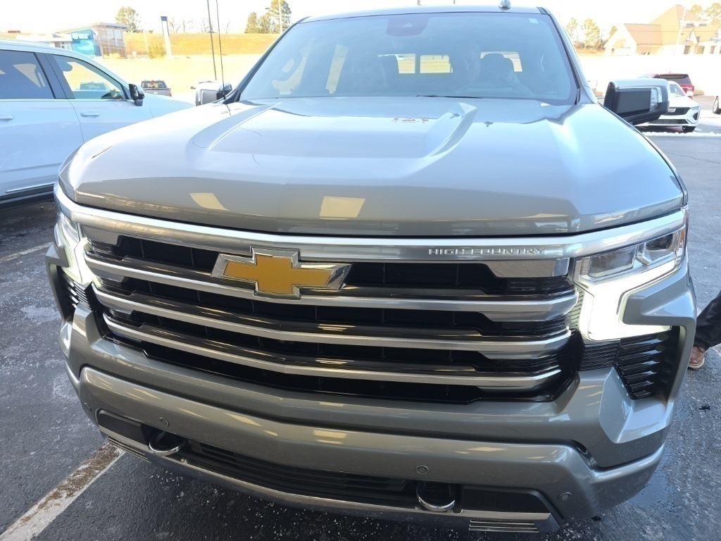 2024 Chevrolet Silverado 1500 High Country Crew Cab 4WD