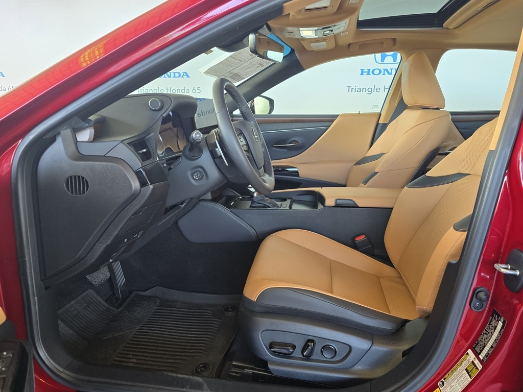 Thumbnail: 2024 Lexus ES - 10