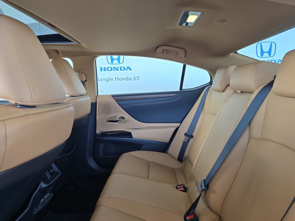 Thumbnail: 2024 Lexus ES - 16