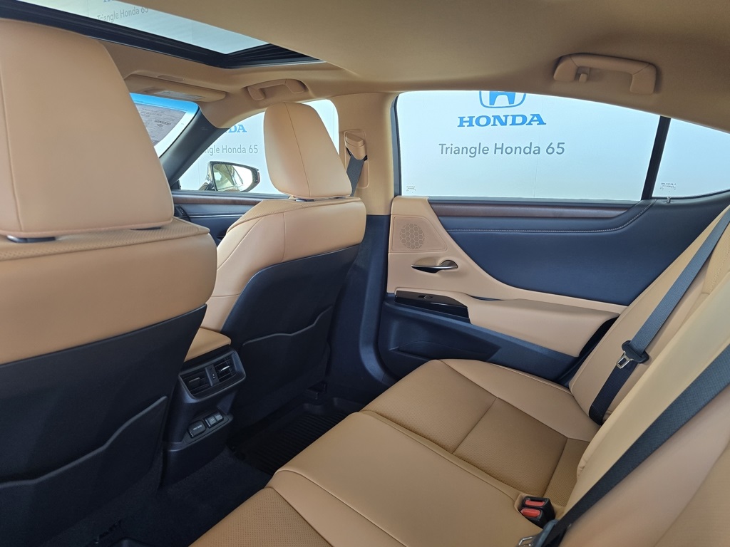 Thumbnail: 2024 Lexus ES - 17