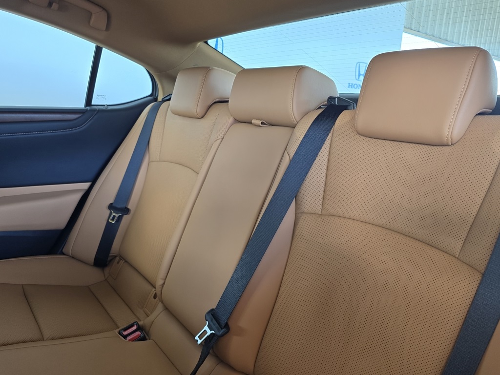 Thumbnail: 2024 Lexus ES - 19