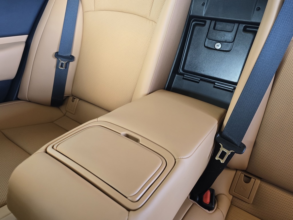 Thumbnail: 2024 Lexus ES - 22