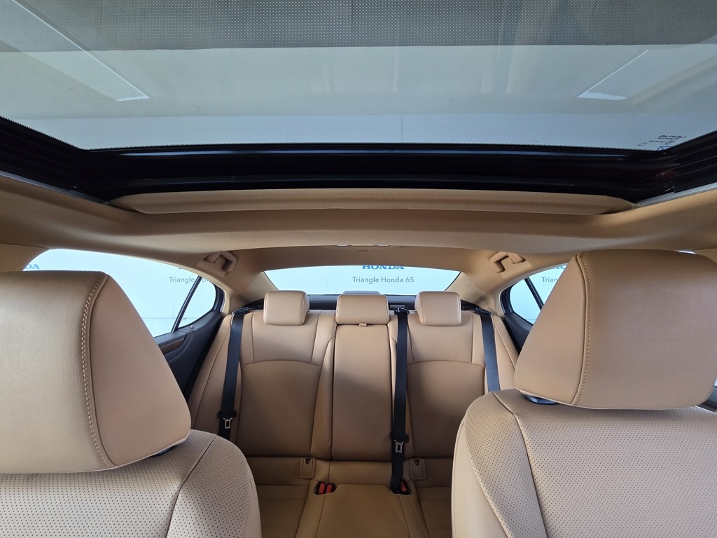 Thumbnail: 2024 Lexus ES - 25