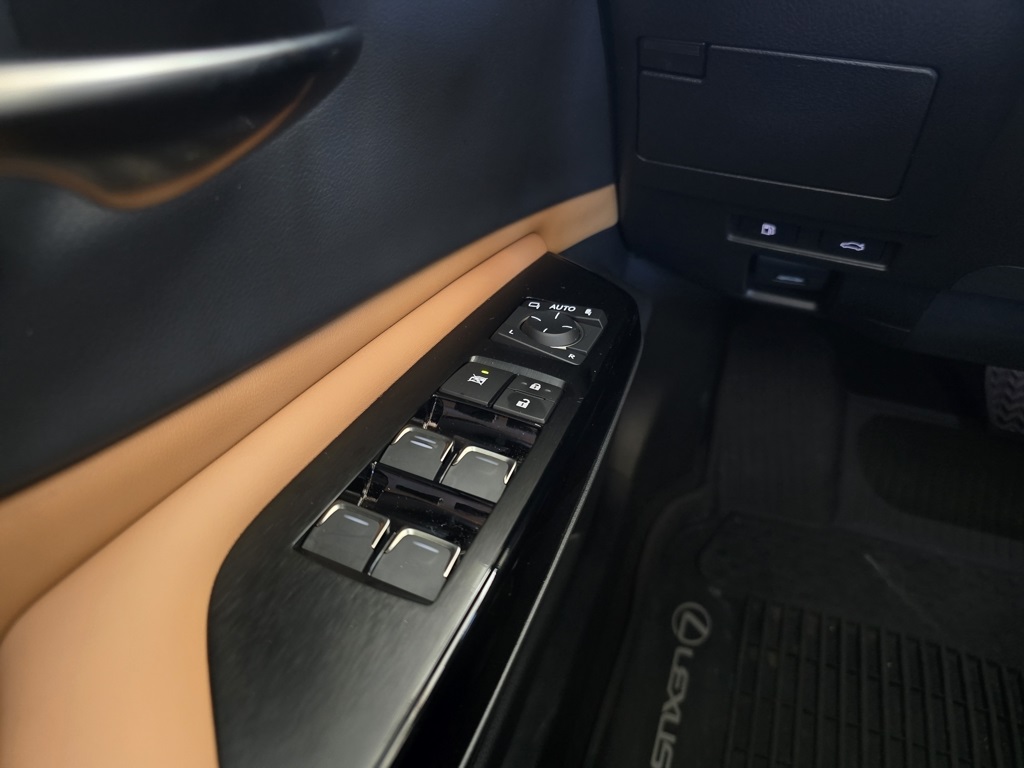 Thumbnail: 2024 Lexus ES - 29