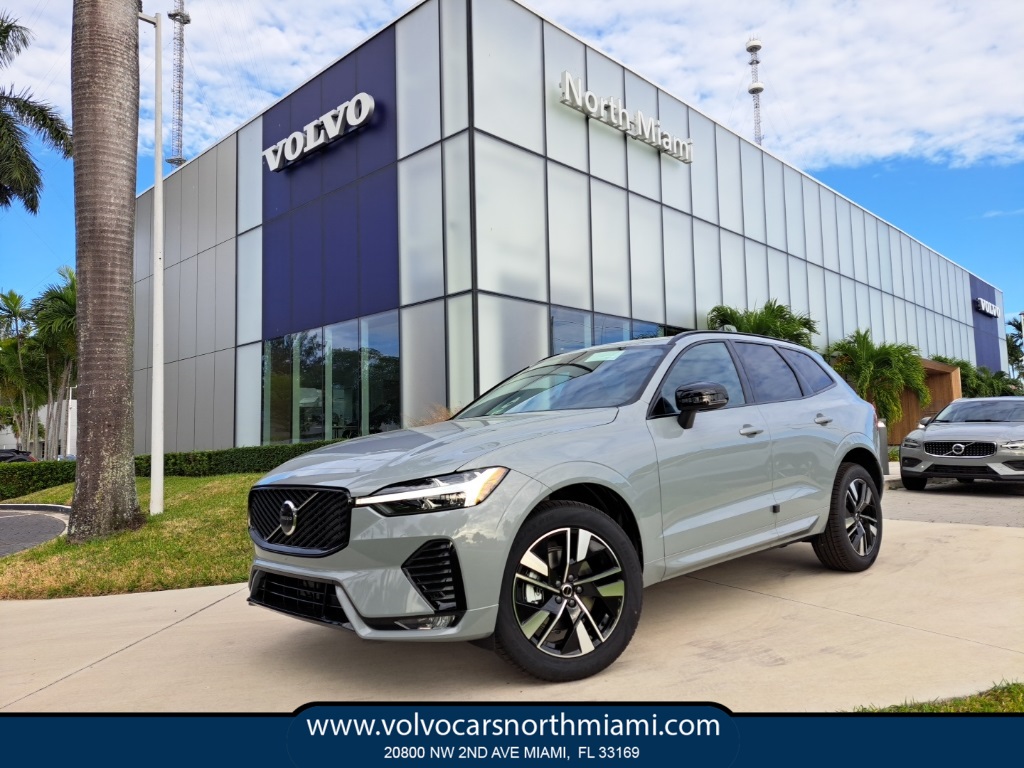 2026 Volvo XC60 Core's photo