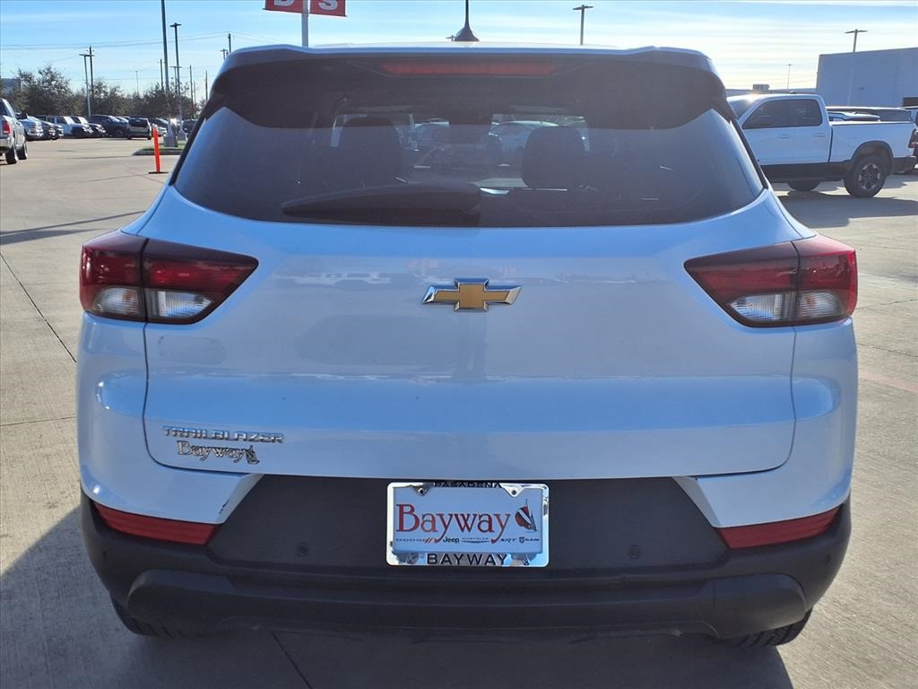 2021 Chevrolet TrailBlazer LS White at Community Toyota