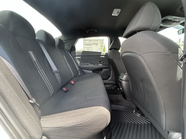 HyundaiElantra Hybrid6