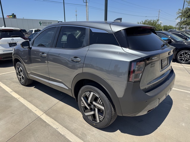 2025 Nissan Kicks SV photo 4