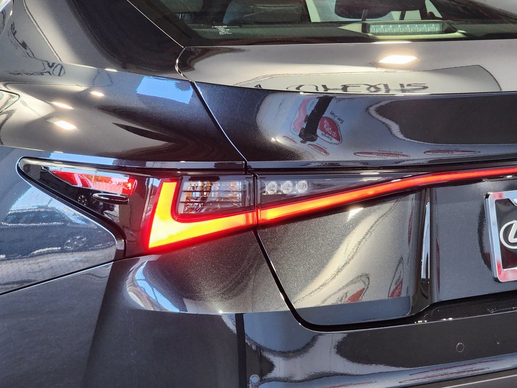 Thumbnail: 2025 Lexus IS - 10