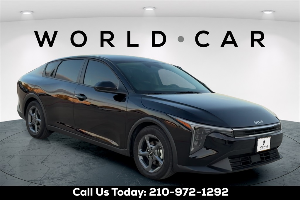 2025 Kia K4 LXS FWD
