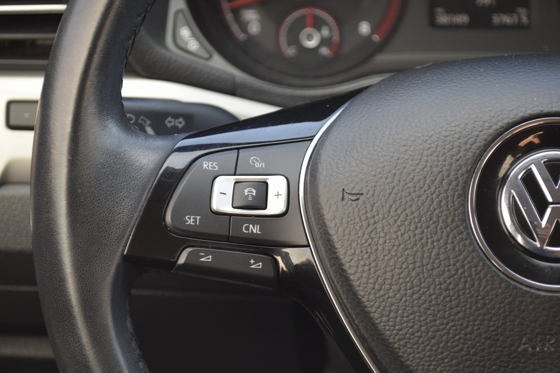 2020 Volkswagen Passat 2.0T SE - 11