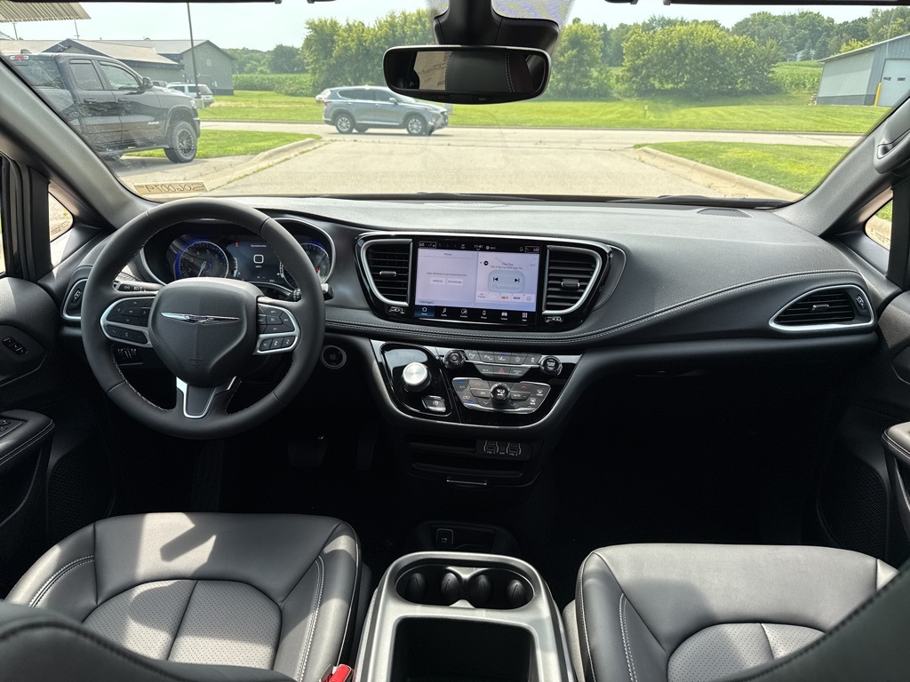 2025 Chrysler Pacifica