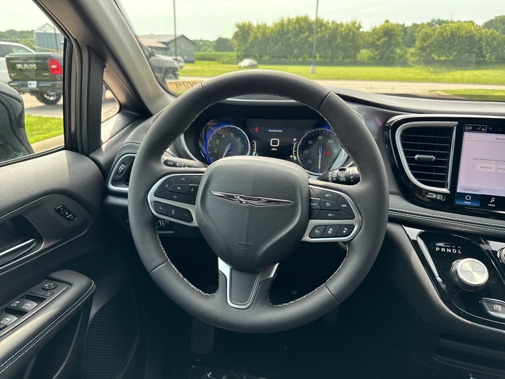 2025 Chrysler Pacifica