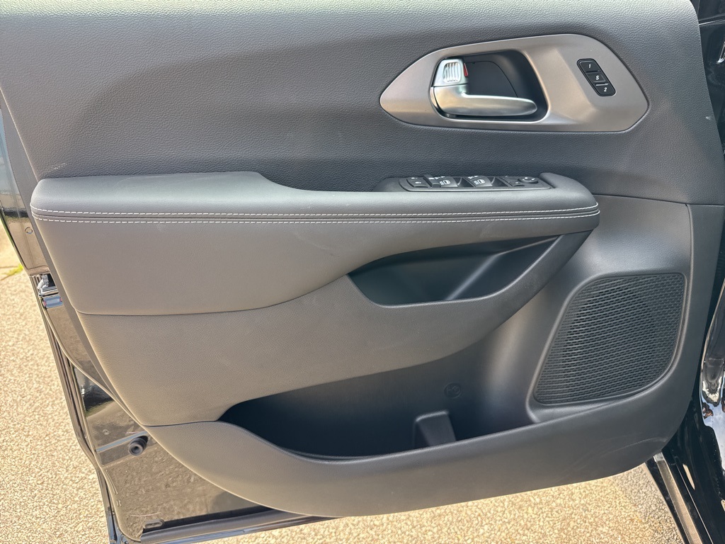 2025 Chrysler Pacifica