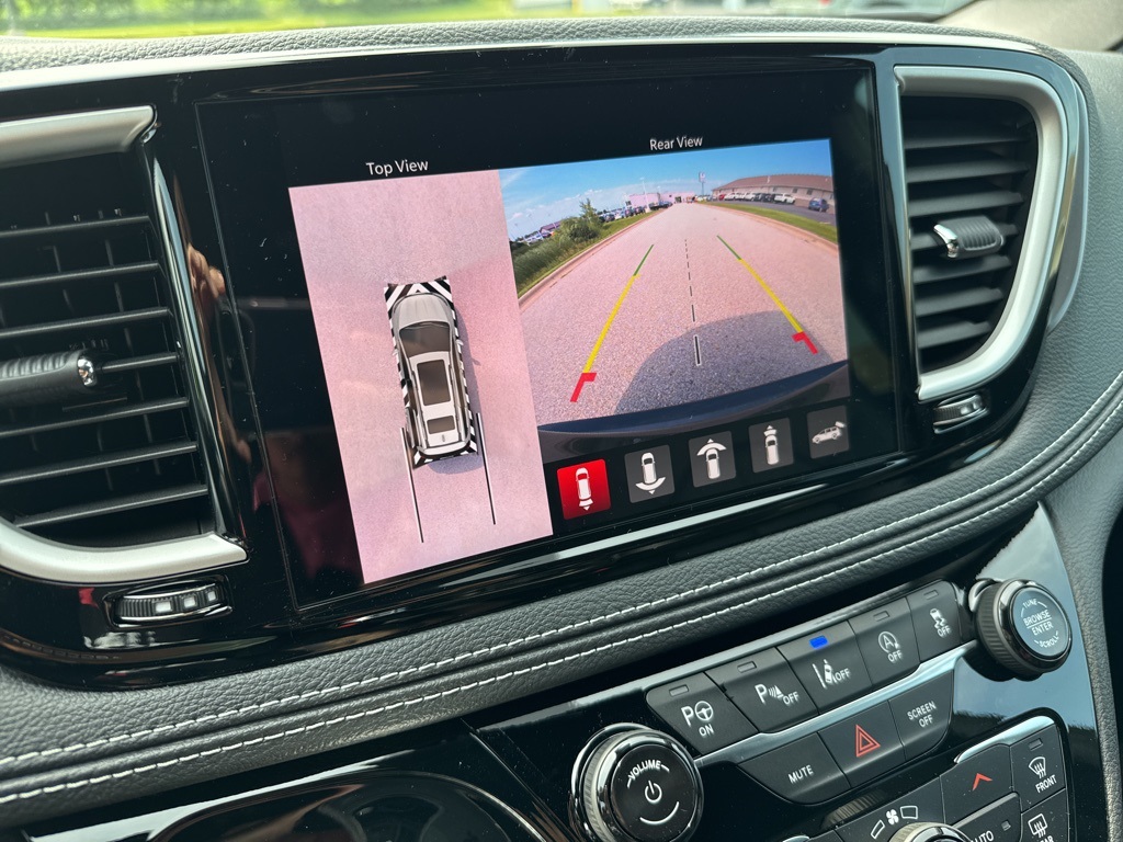2025 Chrysler Pacifica