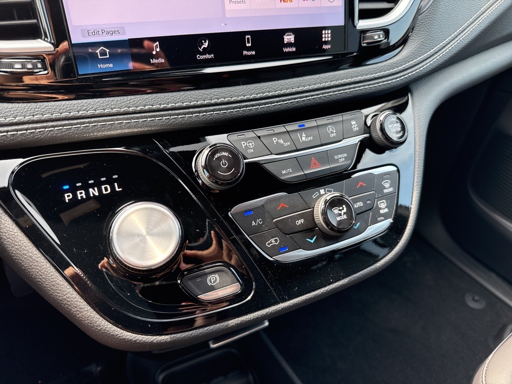 2025 Chrysler Pacifica