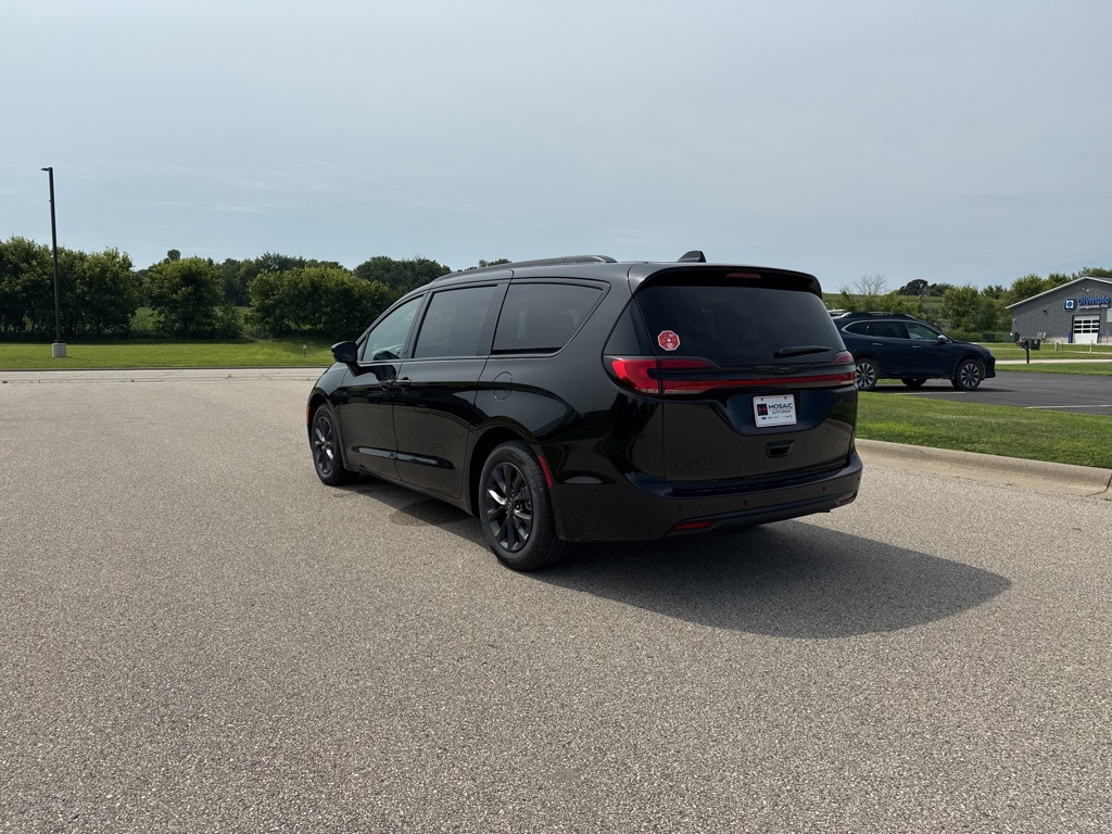 2025 Chrysler Pacifica
