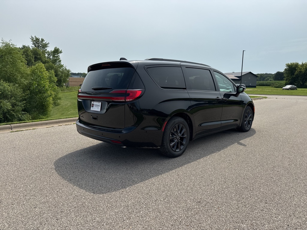 2025 Chrysler Pacifica