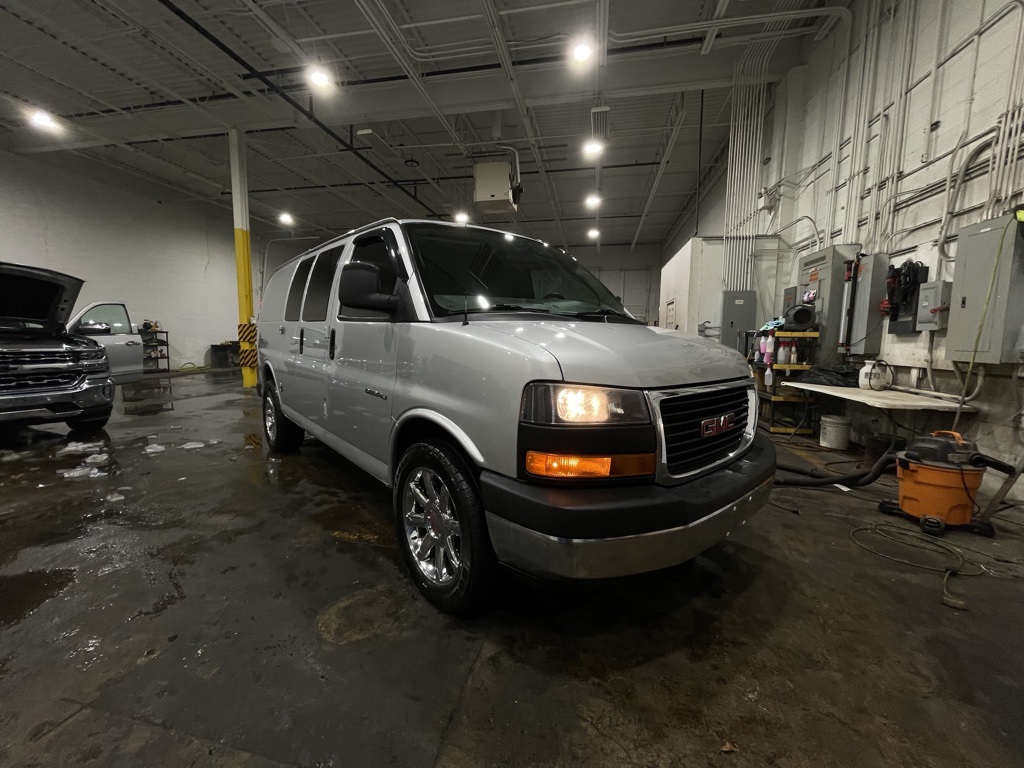 2014 GMC Savana Cargo Work Van's photo