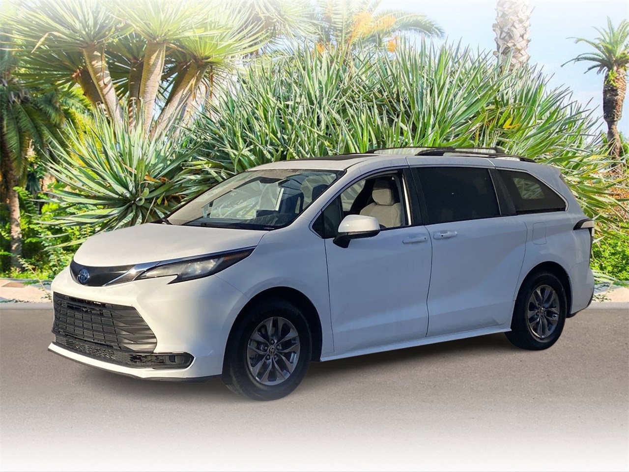 2023 Toyota Sienna LE 8-Passenger FWD