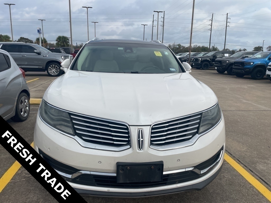 2016 Lincoln MKX Reserve White at Parkway Family Mazda