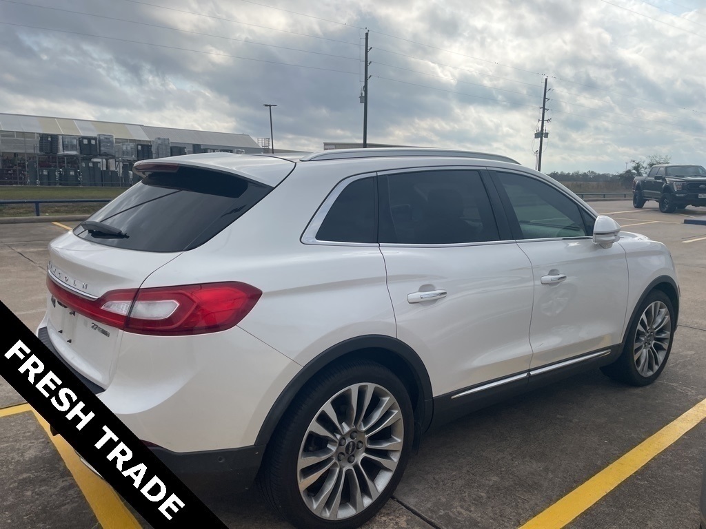 2016 Lincoln MKX Reserve White at Parkway Family Mazda