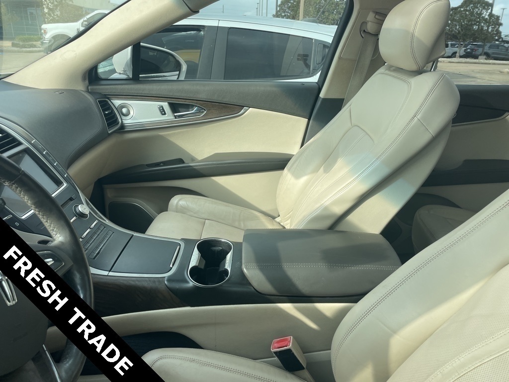 2016 Lincoln MKX Reserve White at Parkway Family Mazda