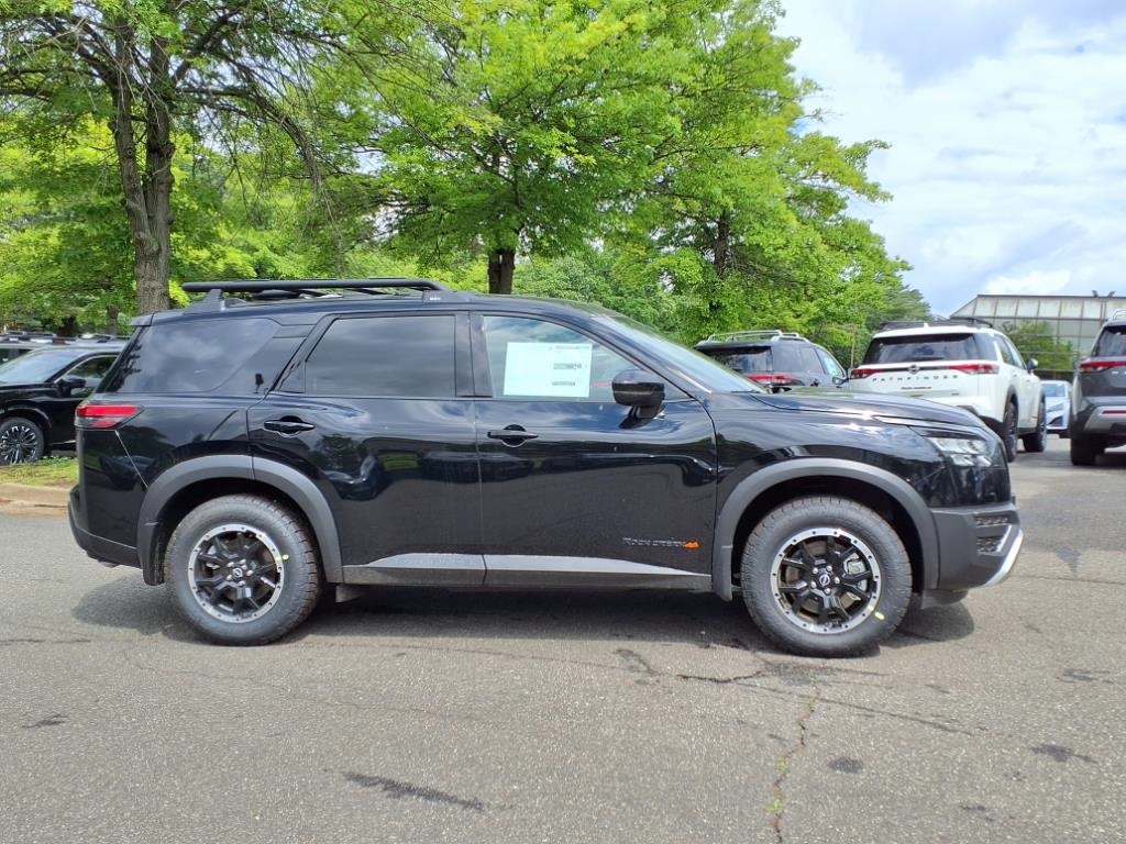 2025 Nissan Pathfinder Rock Creek photo 3