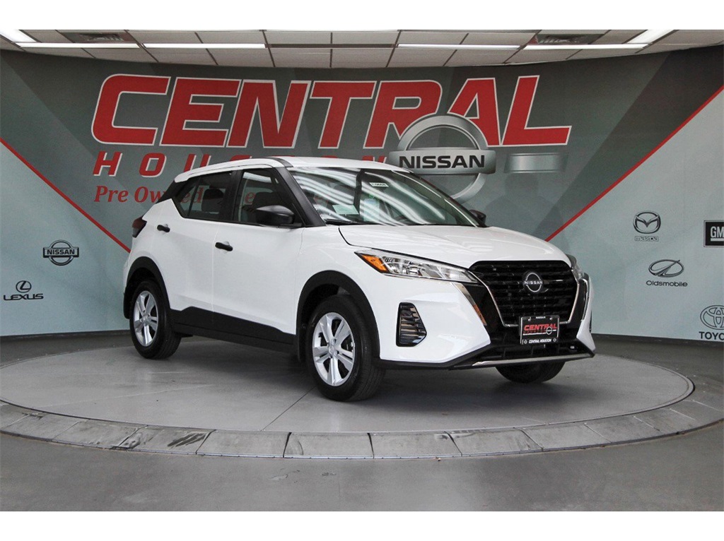 2025 Nissan Kicks Play S White at South Houston Nissan