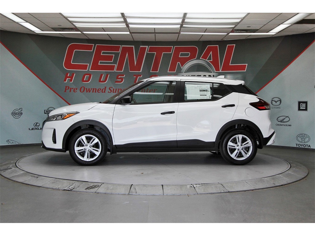 2025 Nissan Kicks Play S White at South Houston Nissan