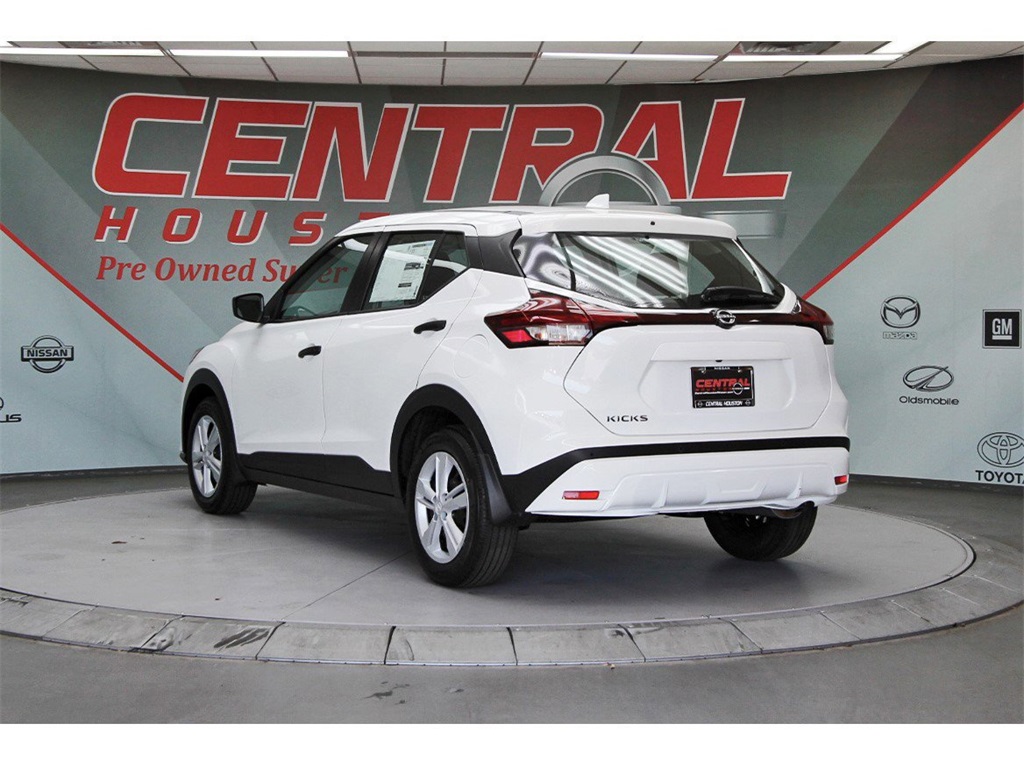 2025 Nissan Kicks Play S White at South Houston Nissan