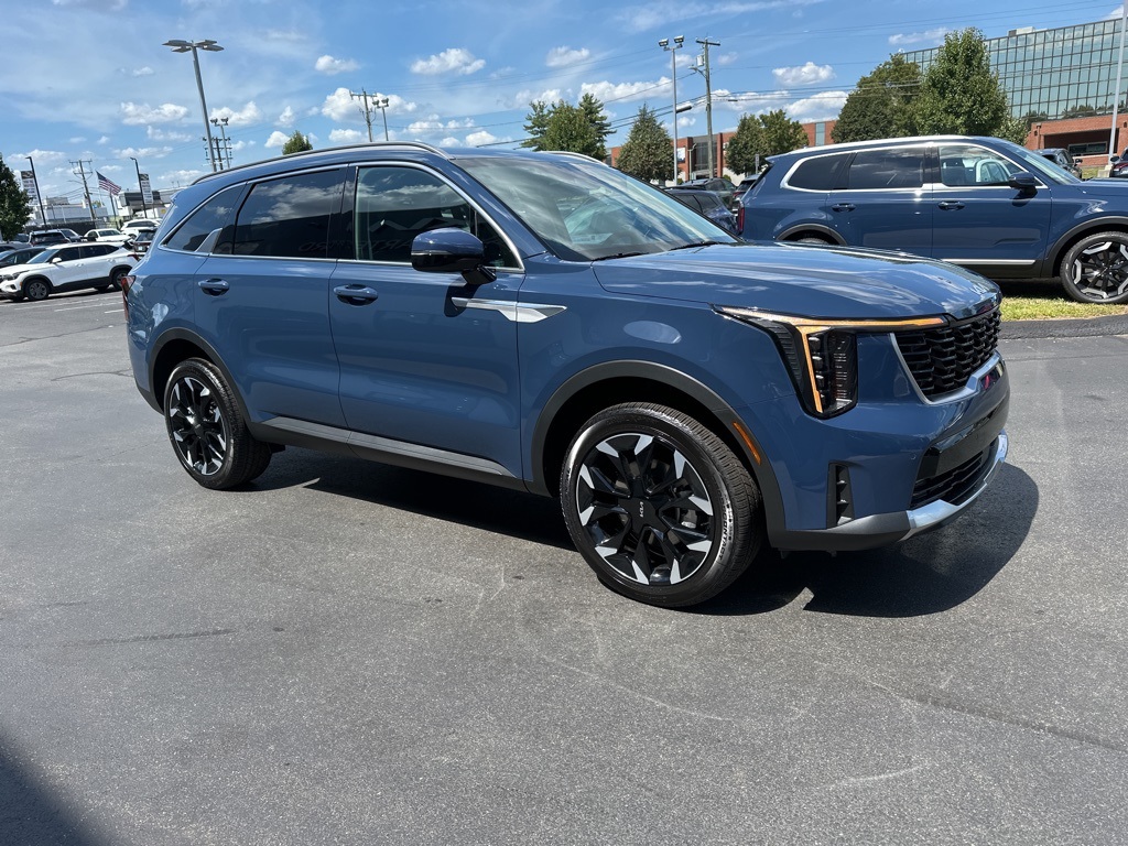 2026 Kia Sorento EX photo 3