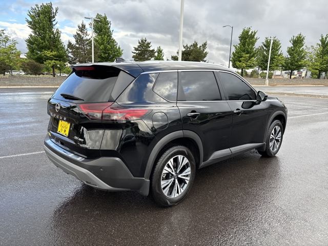 2022 Nissan Rogue SV photo 3