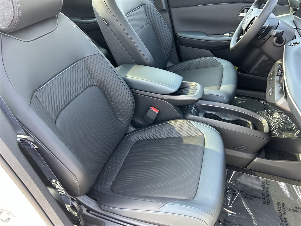 New White Pearl 2026 Nissan Leaf PLATINUM+ for Sale in Tustin, CA