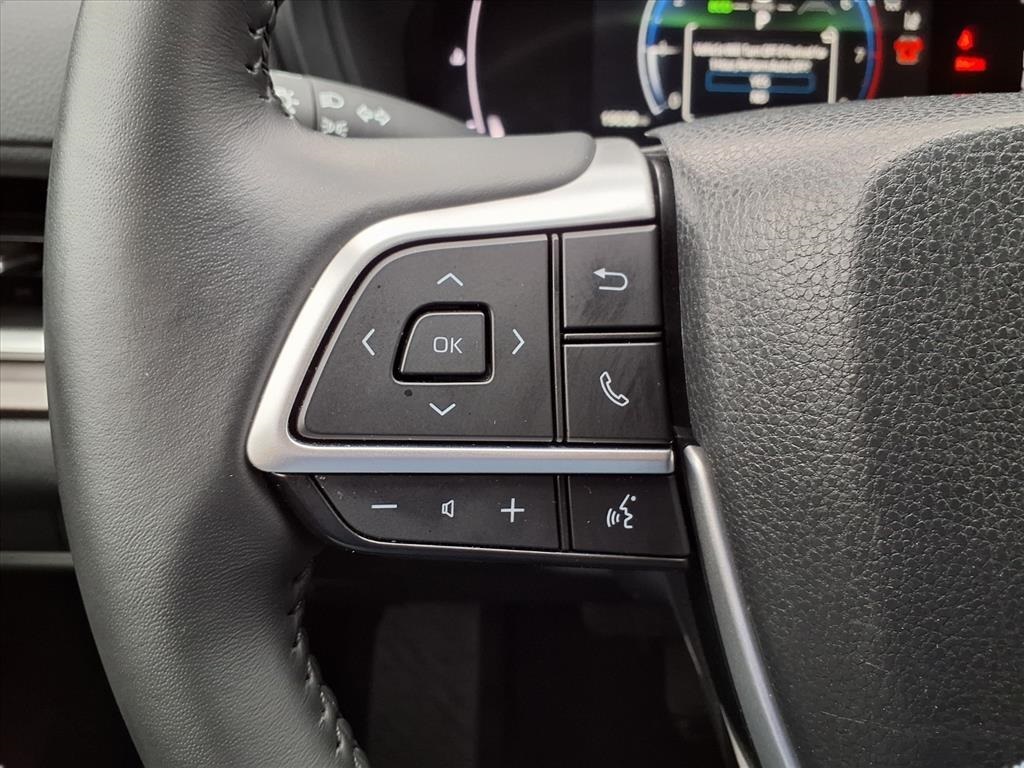 2025 Toyota Grand Highlander XLE Silver at Gullo Toyota