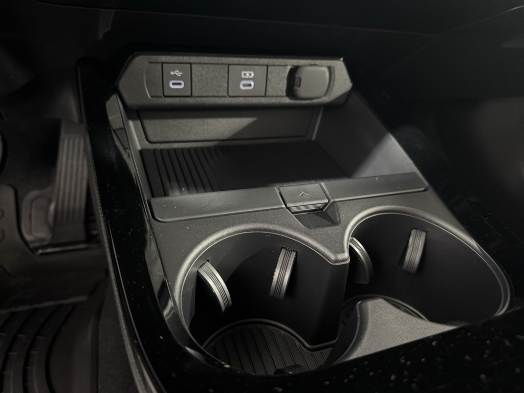 New Car 2025 Toyota Prius Plug-in  For Sale Under $40,000 In San Juan, Puerto Rico