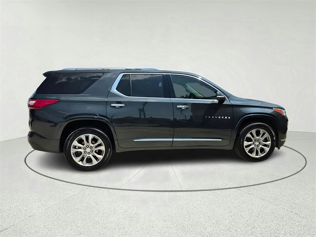 2021 Chevrolet Traverse Premier - 3