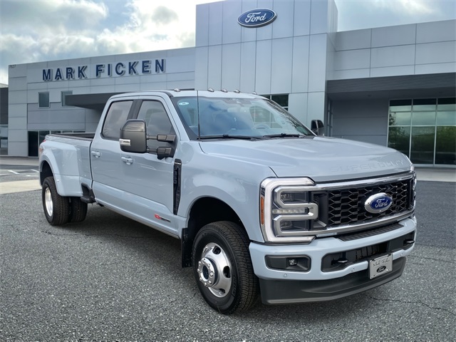 2025 Ford F-350 Super Duty Platinum Crew Cab LB DRW 4WD