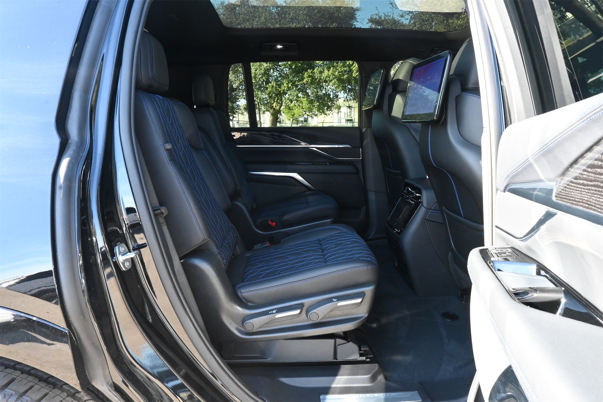 2026 Cadillac Escalade IQL Sport Black at Bayway Cadillac of The Woodlands